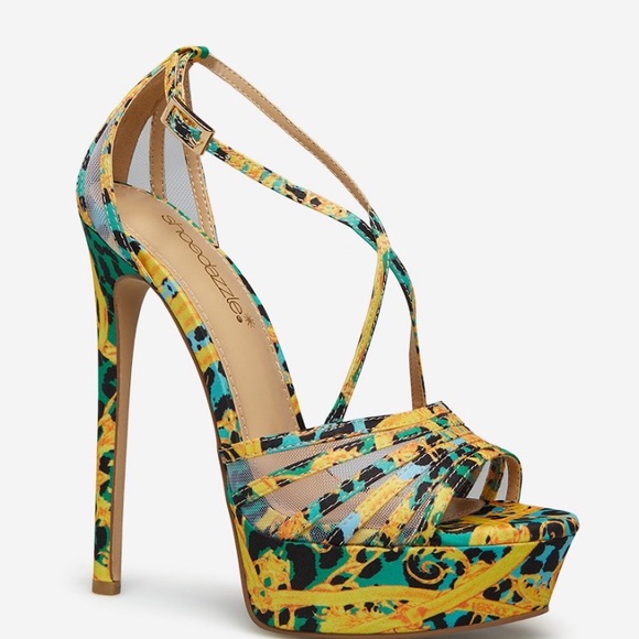 Abstract print heeled scandal size 8 1/2 - Picture 2 of 8